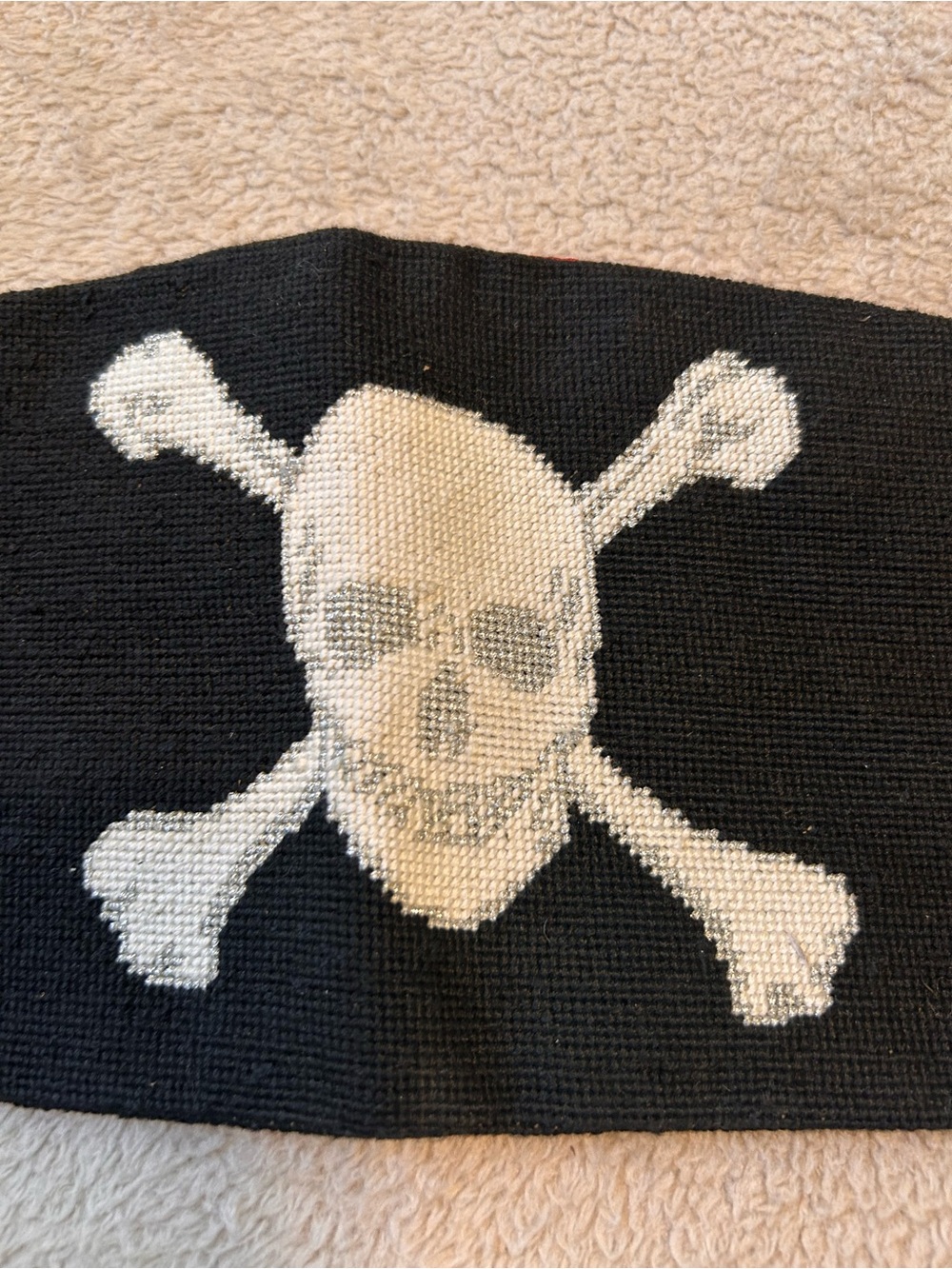 Skull & Crossbones needlepoint Cumberbun